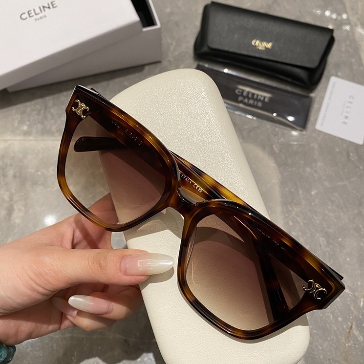 CELINE