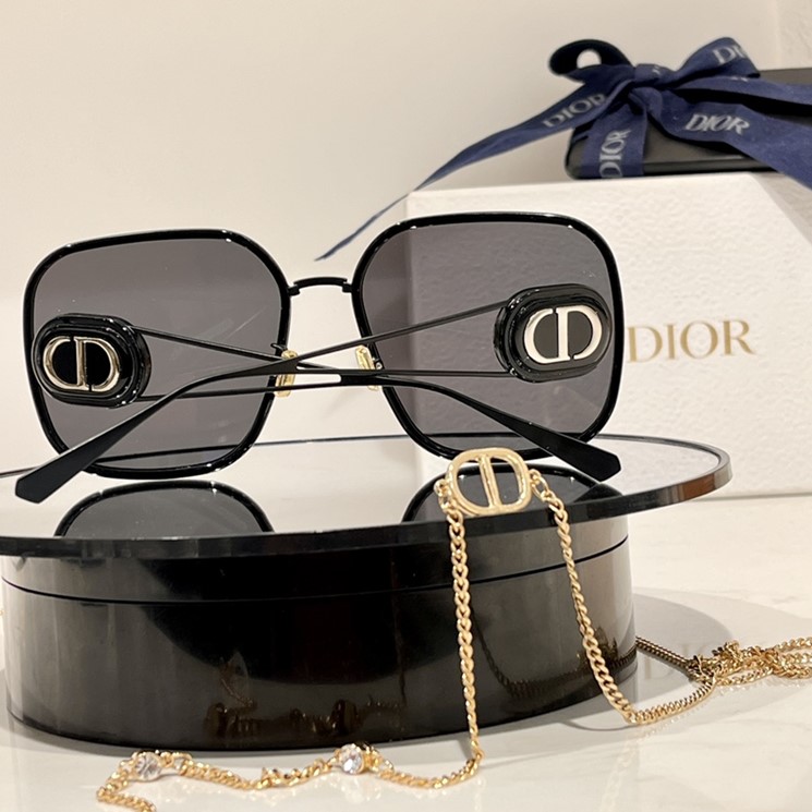 DIOR