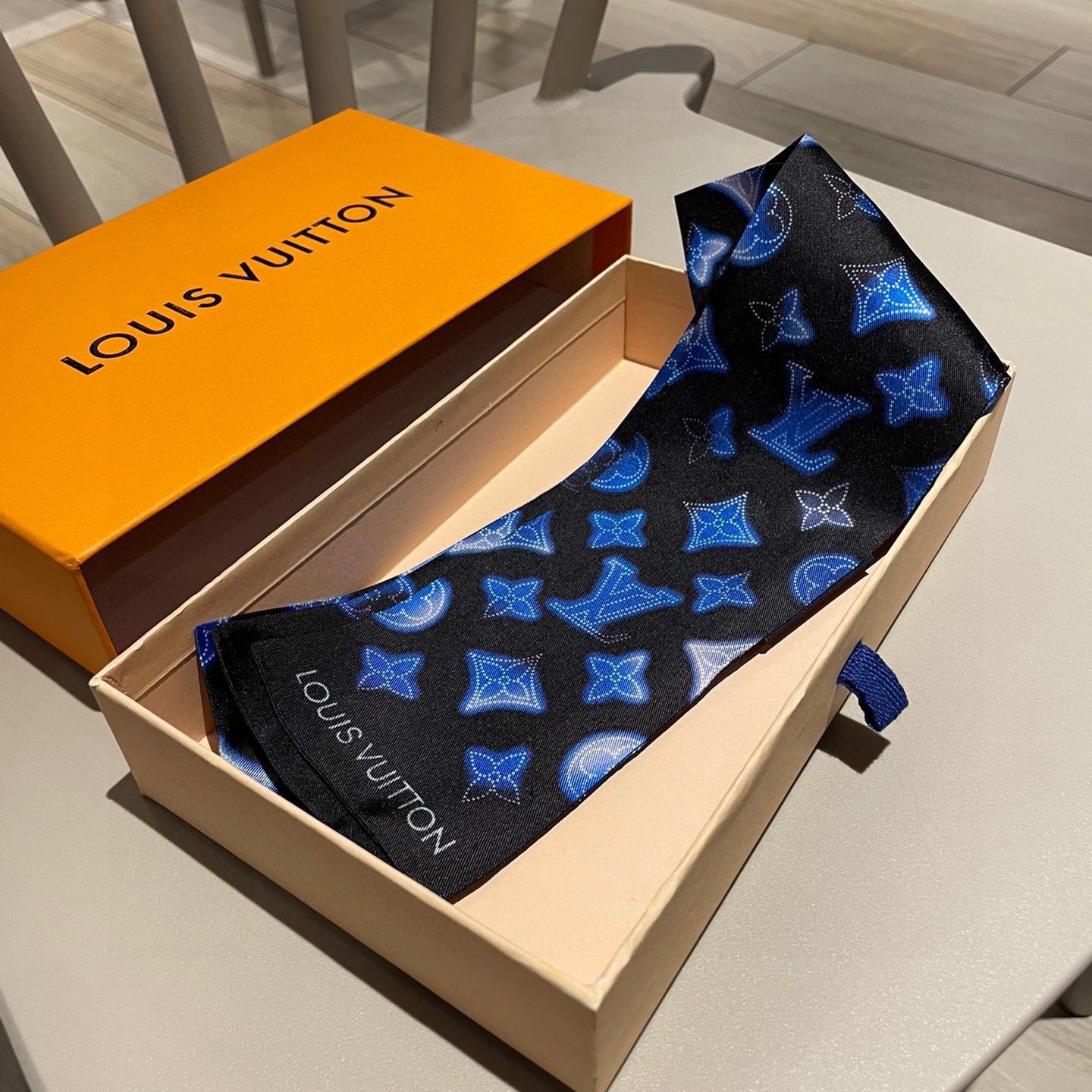 LOUIS VUITTON