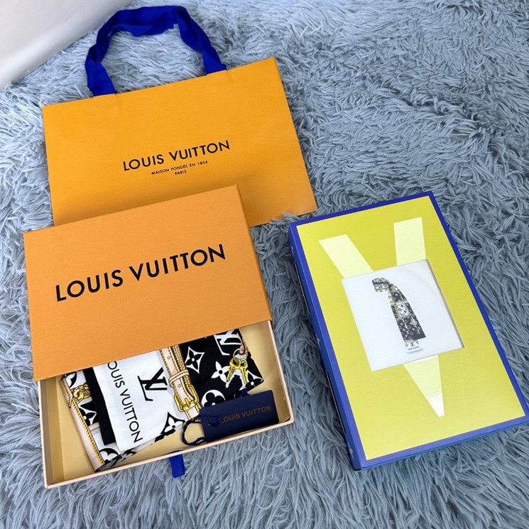 LOUIS VUITTON