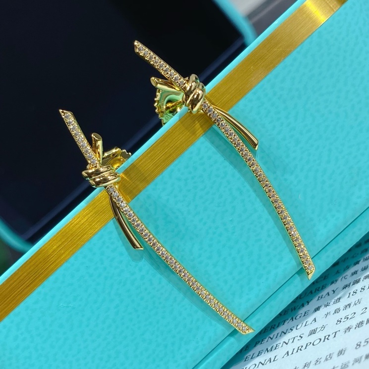 TIFFANY & CO