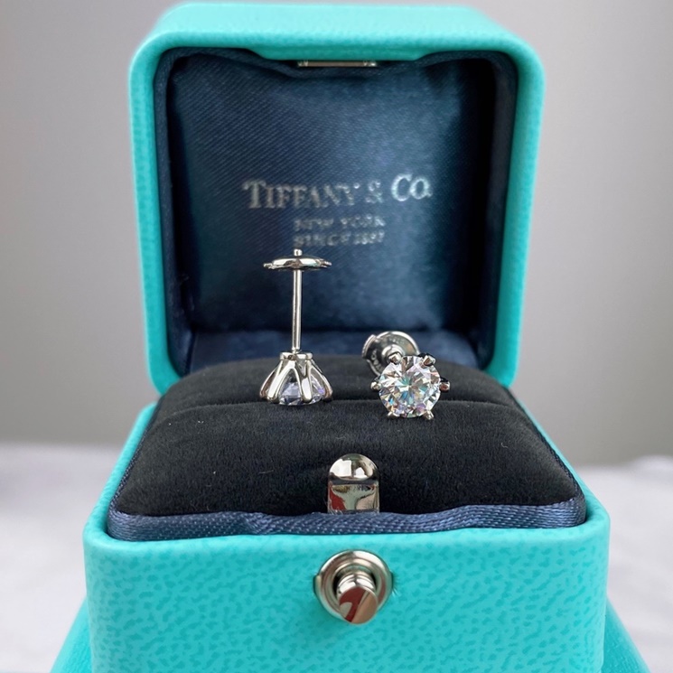 TIFFANY & CO