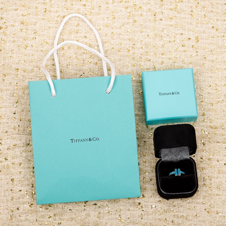 TIFFANY & CO