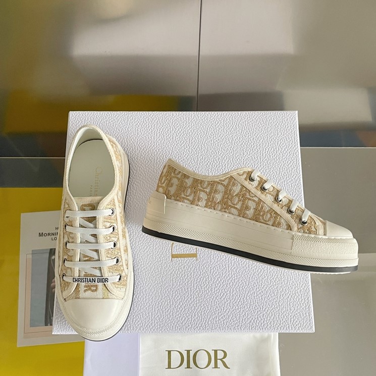 DIOR