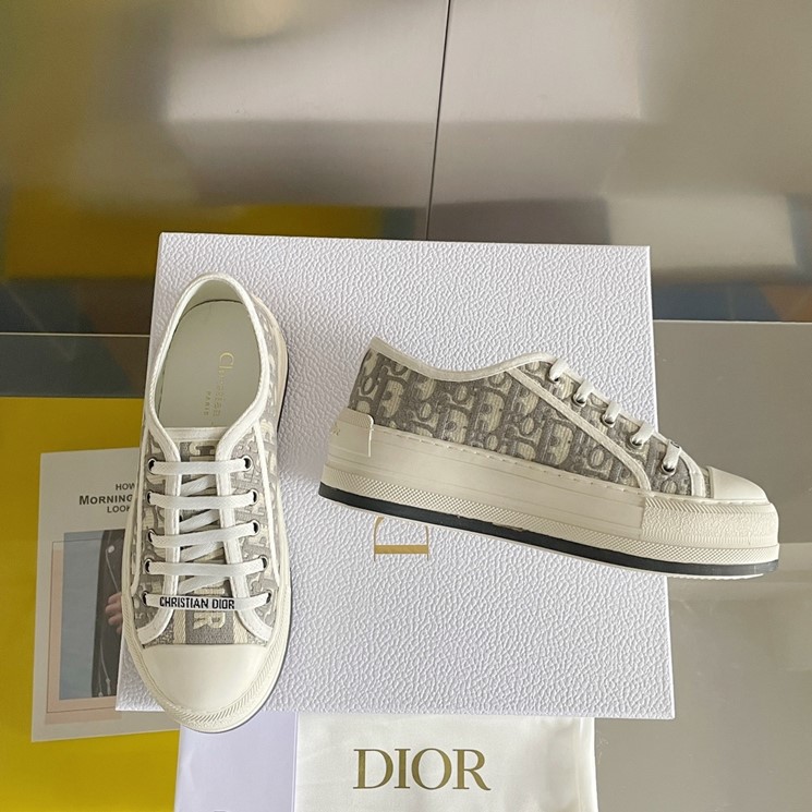 DIOR