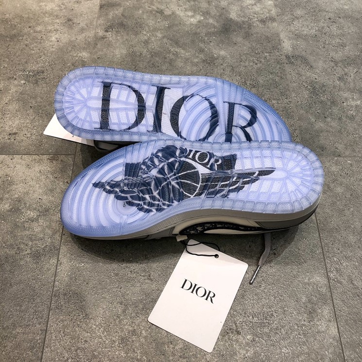 DIOR